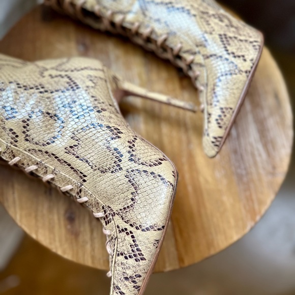 Schutz boots - Picture 9 of 11